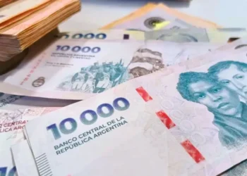 Octubre registra la mayor caída monetaria en año y medio.