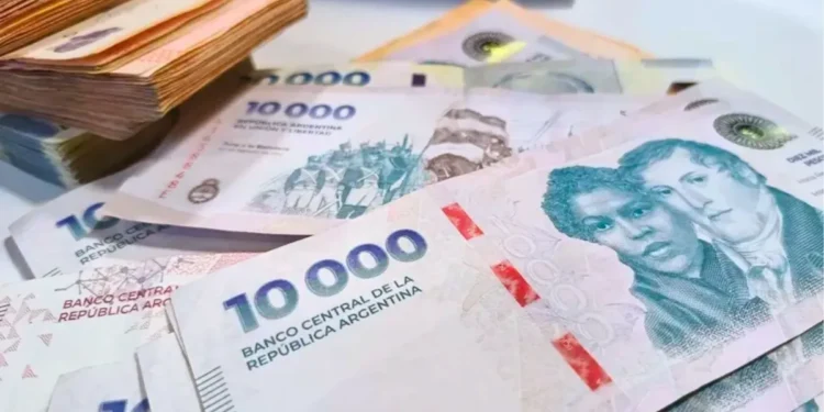 Octubre registra la mayor caída monetaria en año y medio.