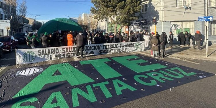 Contra la reforma: ATE declara paro nacional.