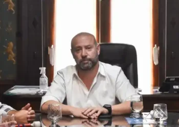 Acusaciones a Spagnuolo: Niega todo y evita hablar.