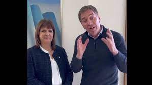 El chiste de Bullrich al pasar el RENAPER: “Ese DNI con mi firma vale oro (escasea)”.