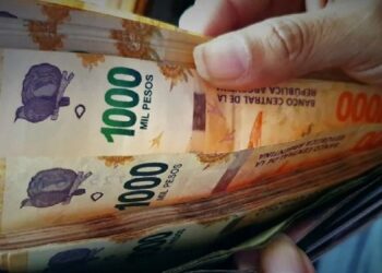 El salario demandado en Bumeran registró su primera baja del año.