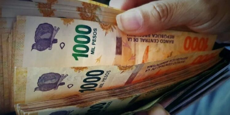 El salario demandado en Bumeran registró su primera baja del año.