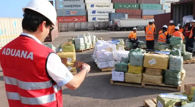 Más fácil garantizar en Aduana con un documento firmado.