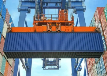 Advierten: Superávit comercial en la cuerda floja.