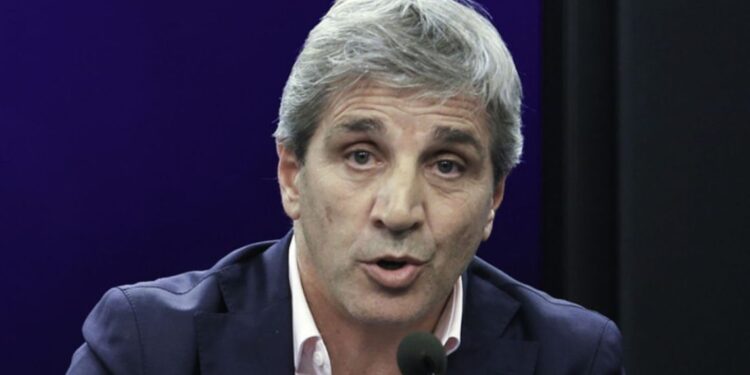 Bono en dólares: Caputo apunta a una tasa menor al 9%.