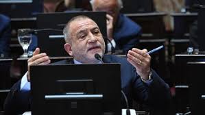 Villarruel y el Personaje: La Mirada de Juez