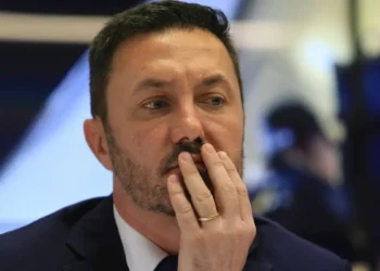 Acusan a Milei de llevar la obra social militar a la quiebra.