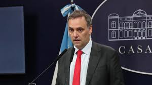 El portavoz Adorni criticó fuerte a la CGT.