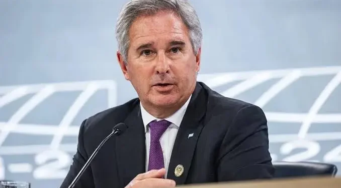 El estancamiento en los ascensos diplomáticos genera tensiones en la Cancillería y el Senado