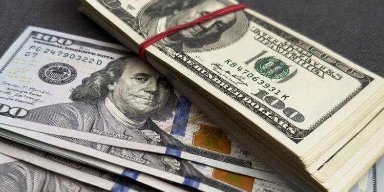 Proyecciones del Dólar para Abril de 2026 según Expertos del Mercado