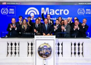 Banco Macro conmemora dos décadas en Wall Street