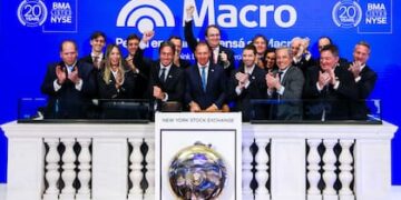 Banco Macro conmemora dos décadas en Wall Street