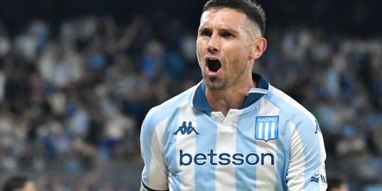 [Deportes] Racing se impone a Estudiantes RC con un claro 2-0 en la Liga Profesional