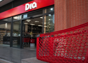 La empresa Día enfrenta un procesamiento por evasión previsional y un embargo de $800 millones