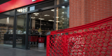 La empresa Día enfrenta un procesamiento por evasión previsional y un embargo de $800 millones