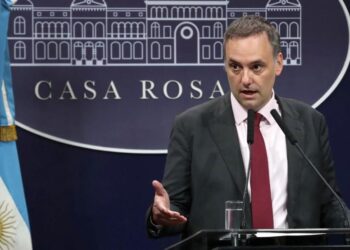 La Comparecencia de Manuel Adorni en Diputados y la Estrategia del Oficialismo