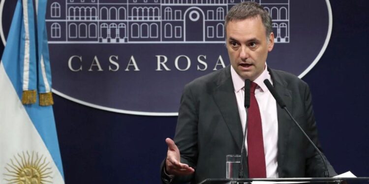 La Comparecencia de Manuel Adorni en Diputados y la Estrategia del Oficialismo