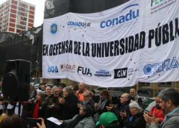 “Quiere retroceder 200 años”: fuerte acusación a Javier Milei por la tensión con las universidades.