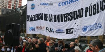 “Quiere retroceder 200 años”: fuerte acusación a Javier Milei por la tensión con las universidades.