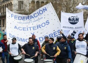 Salarios: solo tres gremios lograron aumentar su poder adquisitivo en el último año, mientras otros sufrieron pérdidas
