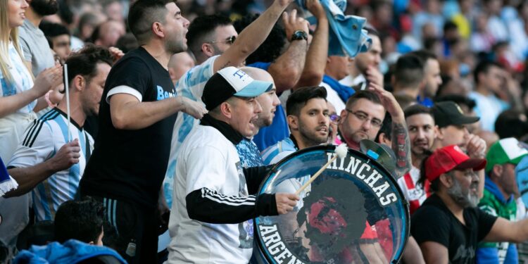 El Gobierno argentino implementa medidas para restringir el acceso de deudores alimentarios y violentos a los estadios durante el Mundial 2026