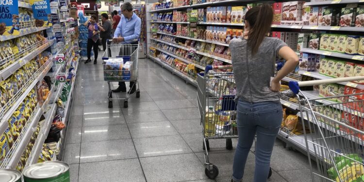 Descenso en las ventas de supermercados, autoservicios y centros comerciales