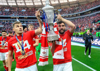 Un exjugador de River se convierte en protagonista tras romper el trofeo en la celebración de la Copa de Rusia