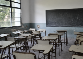 Recortes en Educación: El Gobierno afecta programas clave horas antes de la marcha universitaria