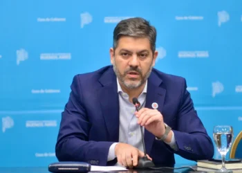 Bianco critica a Milei: ‘Habita en otro mundo y se informa con tuits de sus amigos’