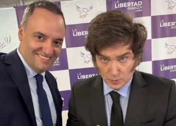 Milei se reunió con Adorni en Olivos, en un gesto de apoyo ante los desafíos judiciales y parlamentarios