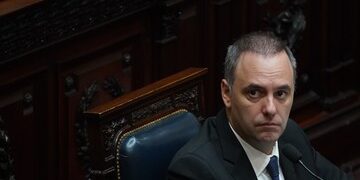 Manuel Adorni confirmará su presencia en el Senado el 2 de julio tras presiones