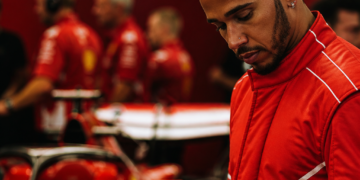 De sentirse “un completo inútil” a ser el escolta del campeonato: el resurgir de Hamilton en Ferrari