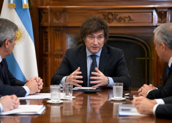 El gobierno logró USD 200 millones para atender la deuda y renovó vencimientos en pesos