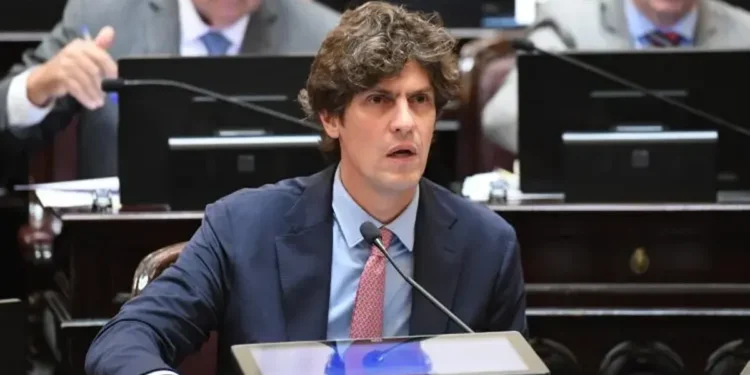 Lousteau advierte sobre el impacto del proyecto de Súper RIGI