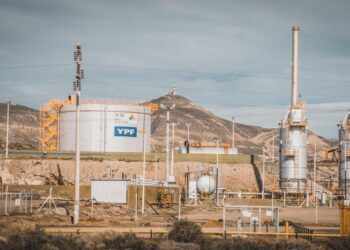 Disputa política en Chubut tras la cesión de tierras por parte de YPF