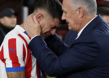 El emotivo momento de un excompañero de Messi y el apoyo de Gustavo Alfaro