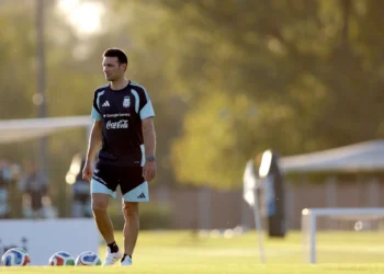 La Selección entrenará por la mañana en Kansas: tres interrogantes de Scaloni para conformar el equipo ante Cabo Verde