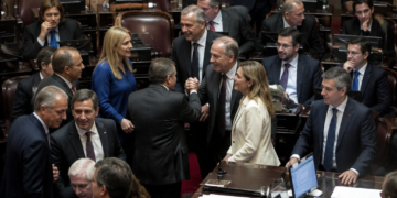 El Senado se prepara para determinar el futuro de Manuel Adorni