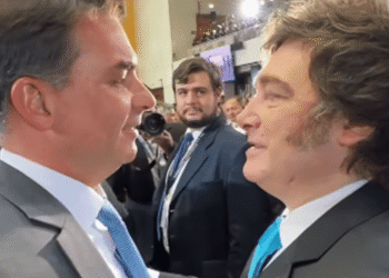 Reunión entre Javier Milei y Flávio Bolsonaro en medio de la tensión con Lula da Silva
