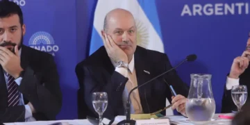 Senado: se pospone el debate sobre propiedad privada ante preocupaciones de aliados sobre la adquisición de tierras por extranjeros