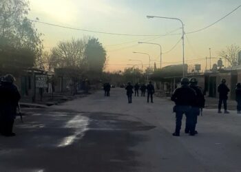 Un joven pierde la vida en un tiroteo entre vecinos en Mendoza