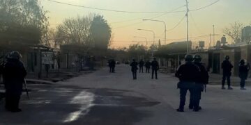 Un joven pierde la vida en un tiroteo entre vecinos en Mendoza