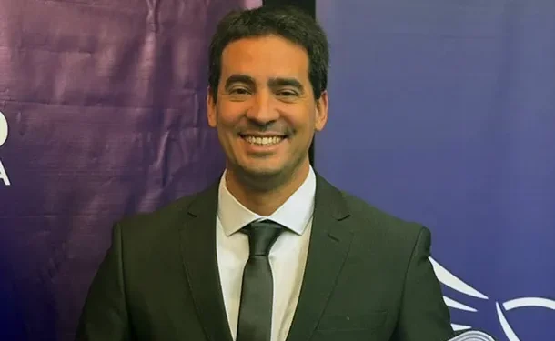 Conferencia semanal del vocero presidencial Adrián Ravier
