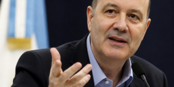 El Gobierno implementa desregulación en el practicaje y adapta el sistema de navegación