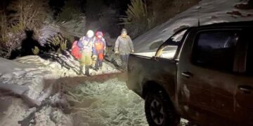 Una pareja sobrevivió 44 horas a 22 grados bajo cero atrapada en una camioneta en Santa Cruz