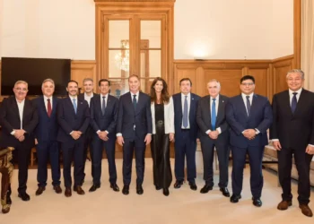Santilli recibe el apoyo de 13 gobernadores antes de asumir como jefe de Gabinete