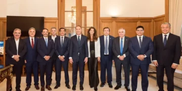 Santilli recibe el apoyo de 13 gobernadores antes de asumir como jefe de Gabinete