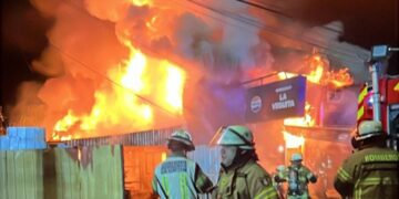 Trágico incendio en Saavedra: un hombre fallecido y tres mujeres heridas