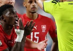 La FIFA apoya la expulsión de Embolo en el partido contra Argentina